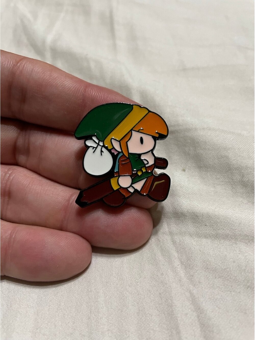 Legend of Zelda link enamel pin brooch anime Nintendo